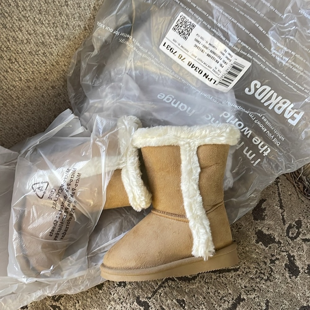 FABKIDS boots in Sand tone - Picture 4 of 5